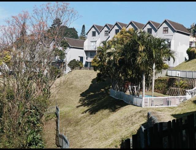 2 BEDROOM TOWNHOUSE FOR SALE IN THE WOLDS